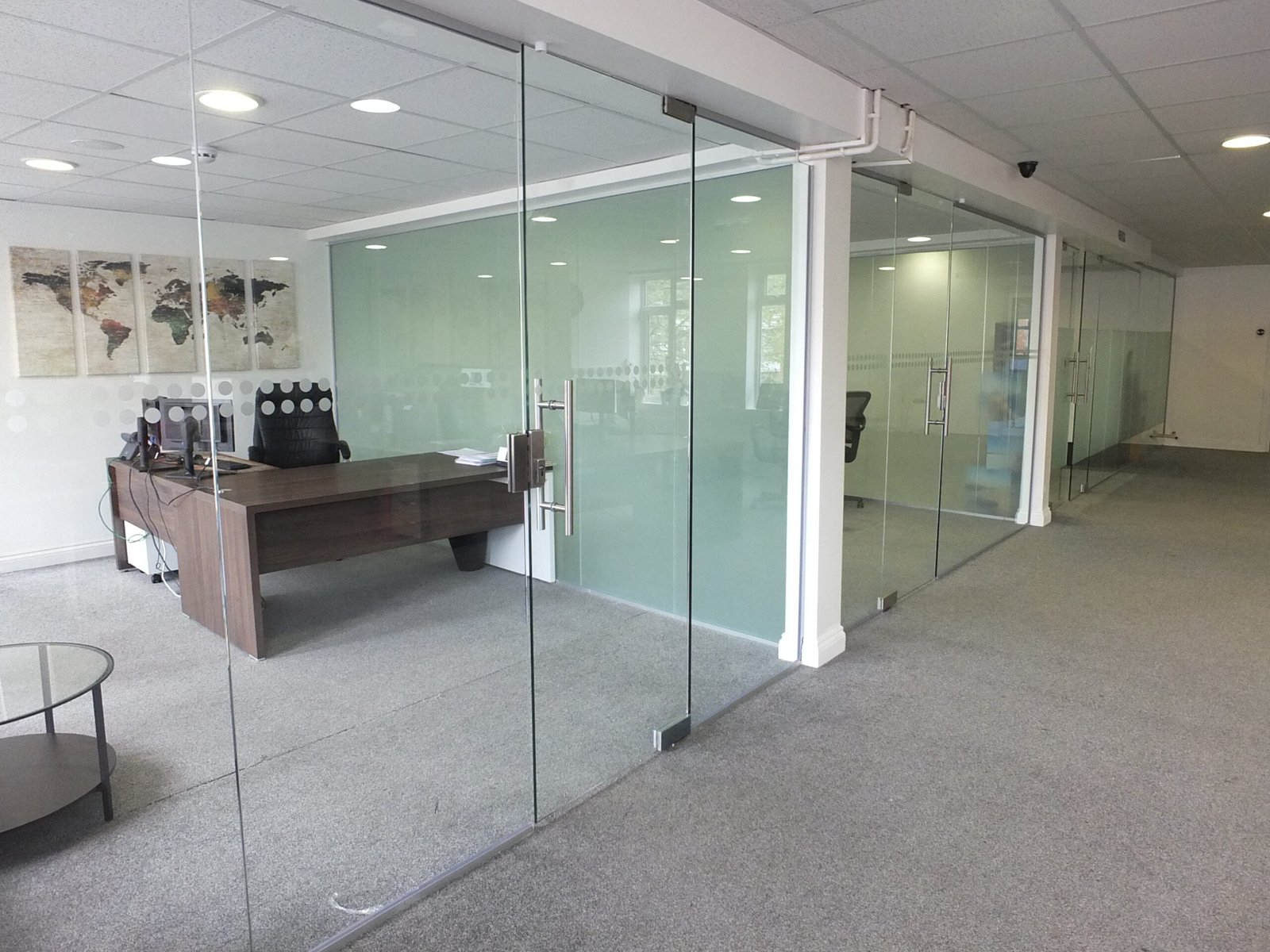 main pic room glass partitions